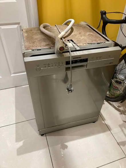 Photo of free Siemens Dishwasher partially faulty (Oakridge - RG21) #2