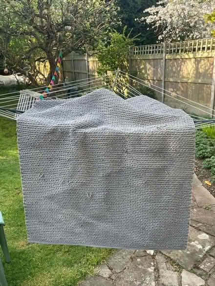 Photo of free Grey ‘looped finish’ rug (New Malden KT3) #1