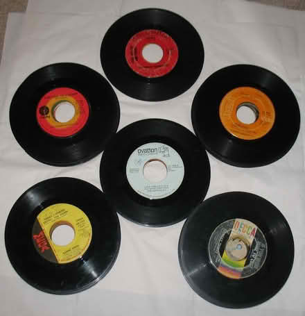 Photo of any old 45's (Dunstable LU6) #1