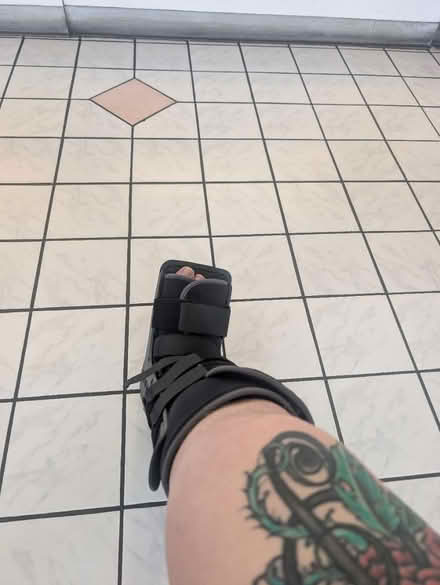 Photo of Knee scooter (Hayward) #2