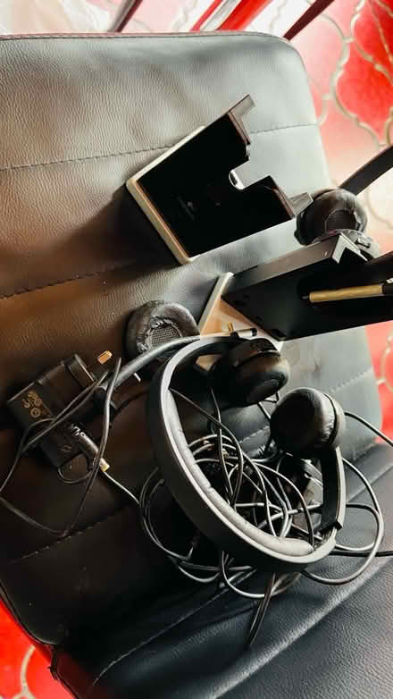 Photo of free Logitech wireless headphones (RM5) #2