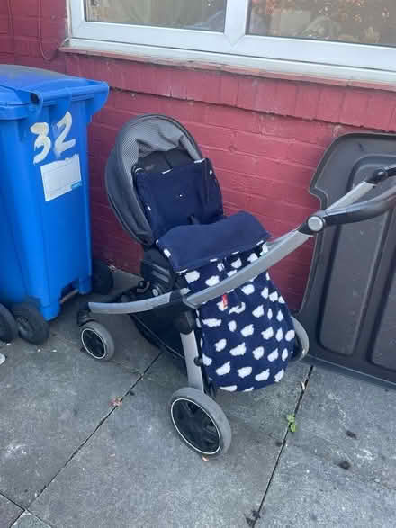 Photo of free Maxi cosi pram with bassinet (Reddish SK5) #2