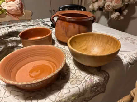 Photo of free terracotta & wooden bowls (SY1) #1