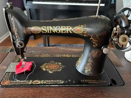 Photo of free Vintage Sewing Machine (Near Hobson/Woodridge Dr) #2