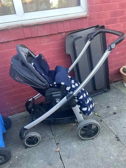 Photo of free Maxi cosi pram with bassinet (Reddish SK5) #1