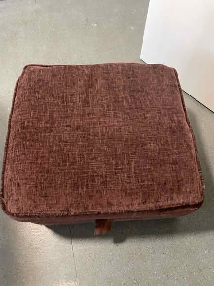 Photo of free Ottoman (HP3 Bennett’s end) #1