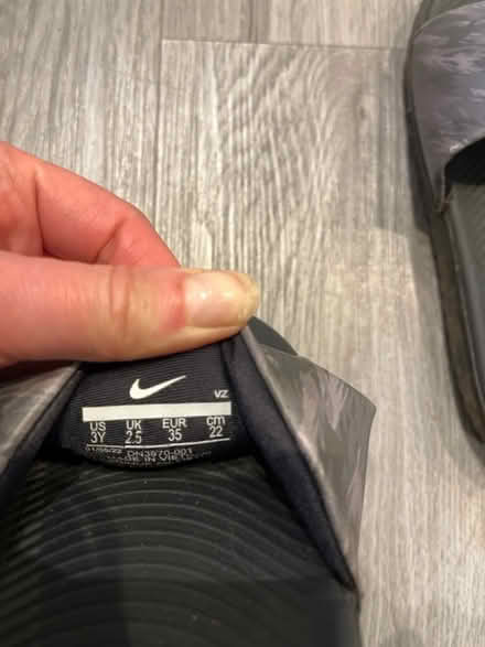 Photo of free Kids Nike sliders, size 2.5 (Norbiton KT1) #3