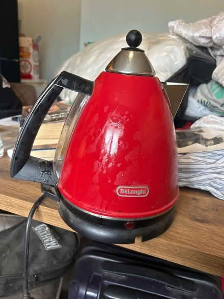 Photo of free Delonghi kettle (Low Moor, BD12) #1