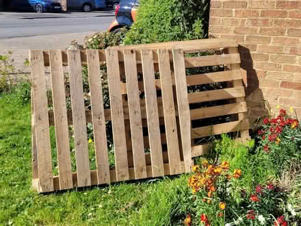 Photo of free 2 pallets (harlow CM18) #1