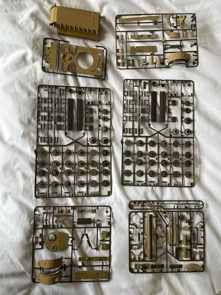 Photo of free Only...A Tiger 1 tank model kit (Wingfield) #2