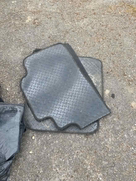 Photo of free Toyota Yaris car covers & mats (BA2) #2