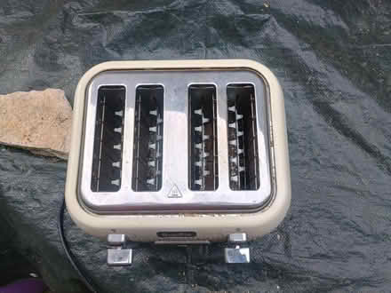 Photo of free Breville toaster (Upton, Poole, BH16) #2