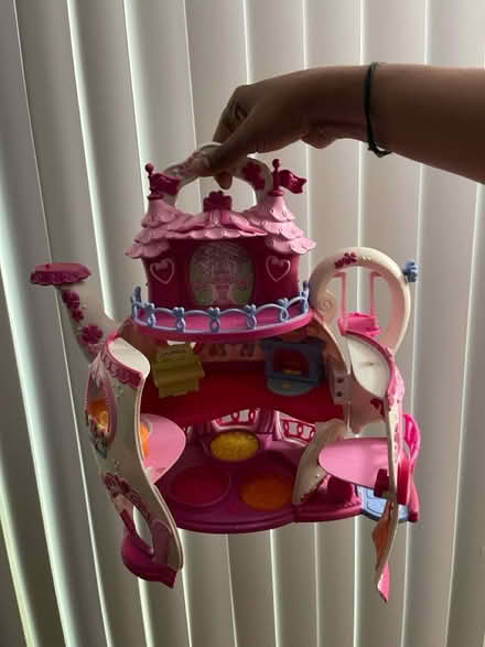 Photo of free Pony house/toy (Sunnyvale (near CalTrain)) #3