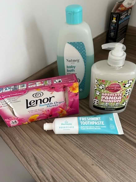 Photo of free Cleaning & personal hygiene bits (CR3 Caterham on the hill) #2