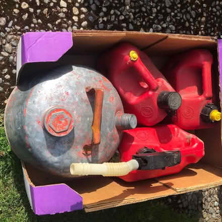Photo of free Gas cans (Issaquah) #1