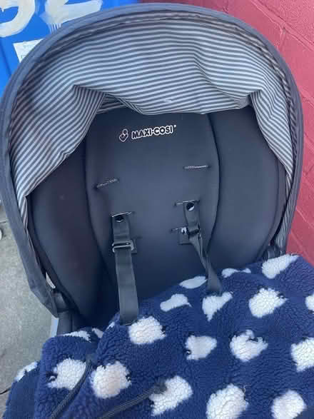 Photo of free Maxi cosi pram with bassinet (Reddish SK5) #3