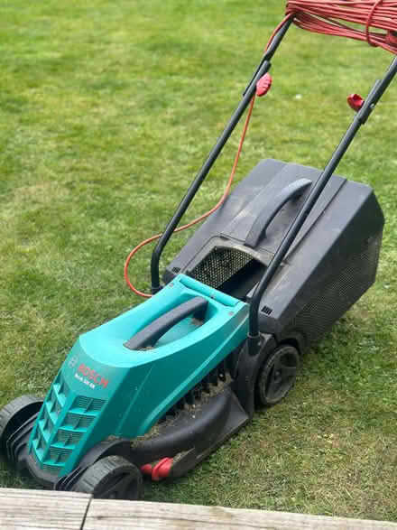 Photo of free Lawnmower, handle snapped but works fine (Collier Row RM1) #1