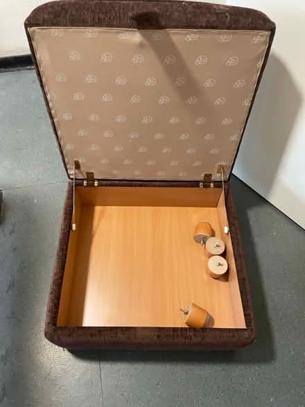 Photo of free Ottoman (HP3 Bennett’s end) #2