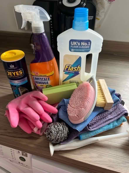 Photo of free Cleaning & personal hygiene bits (CR3 Caterham on the hill) #1