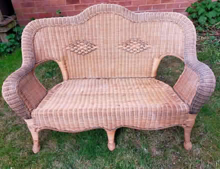 Photo of free Rattan settee (Dawley TF4) #1