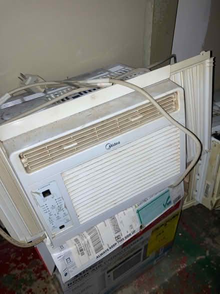 Photo of free 2 window a/c units (Shaw metro) #2