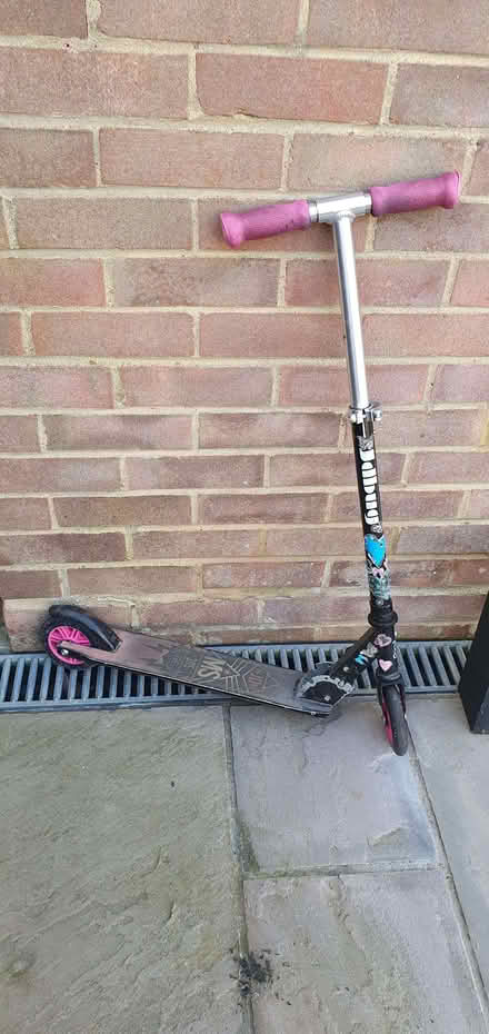 Photo of free Pink 2-wheeled scooter (Wokingham RG40) #1