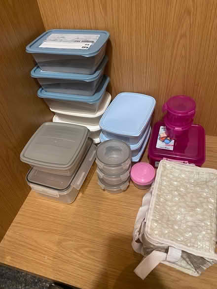 Photo of free lunch boxes (Kimmage) #1