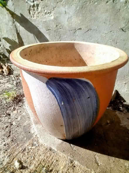 Photo of free Garden pot (Southend-on-sea SS1) #1