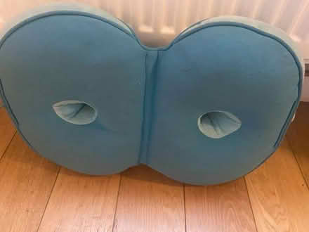 Photo of free Supportive cushion for butt or lower back (Lincoln LN1) #3