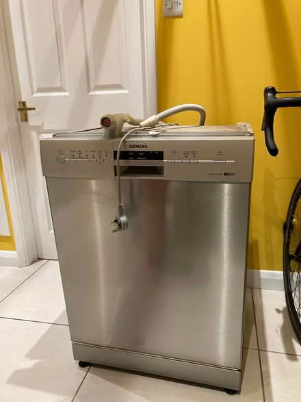 Photo of free Siemens Dishwasher partially faulty (Oakridge - RG21) #1