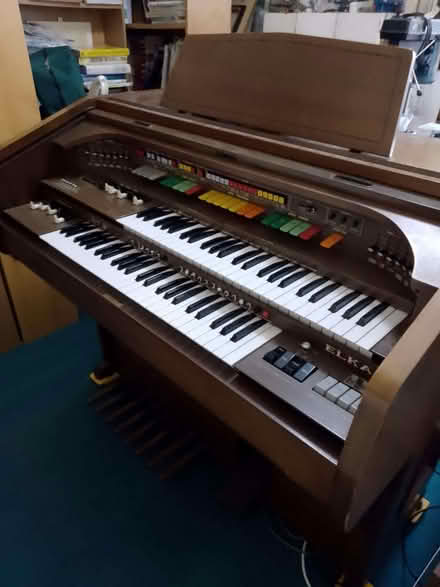 Photo of free Vintage Electronic Organ (Penn Hill BH14) #1