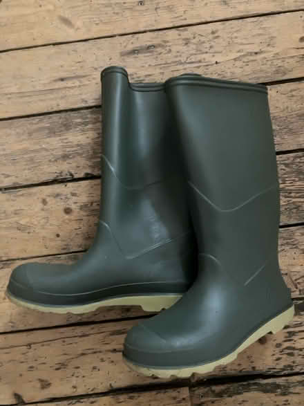 Photo of free Green wellies (Kirkstall LS5) #1