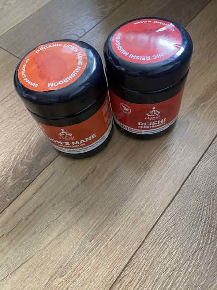 Photo of free violet glass jars (ha28qz) #1