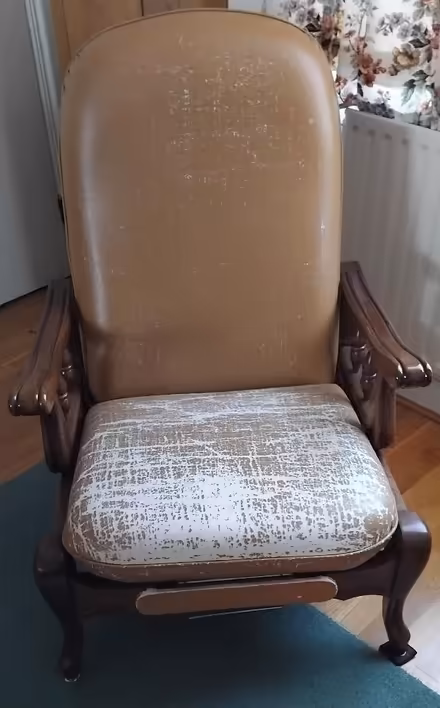 Photo of free Everstyle recliner (Whitehill ST7) #1