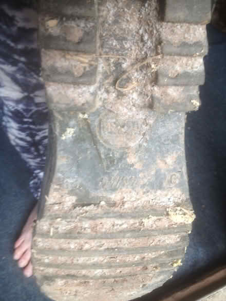 Photo of free Wellingtons (Quinton B32) #2