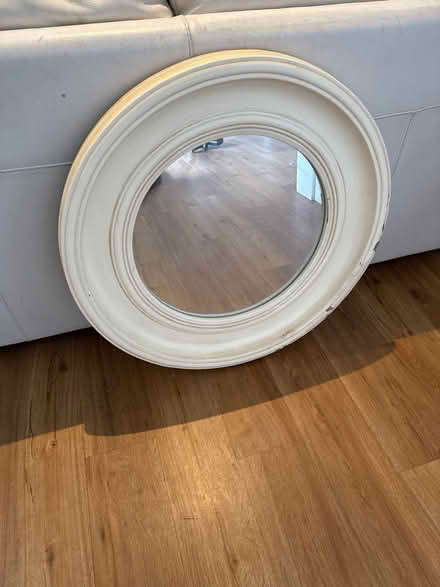 Photo of free Round mirror (Crookes S10) #1