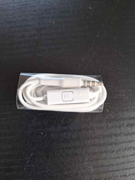 Photo of free Huawei earphones (M13) #1