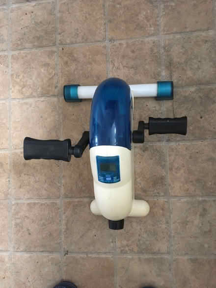 Photo of free A seated pedal machine (Llanbedrgoch LL76) #2
