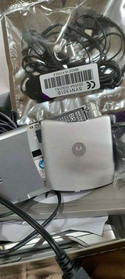 Photo of free 2 x Motorola V3 mobile sets (Wake Green B13) #2