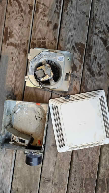 Photo of free bathroom fan (K2G 2Y9) #2