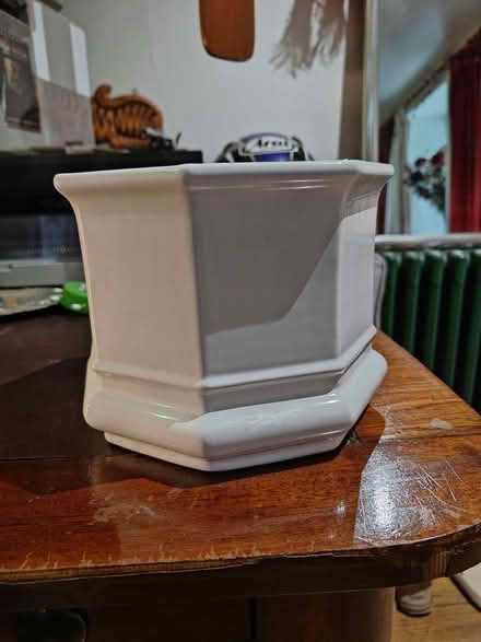 Photo of free white china plant pot (North Kensington W11) #1