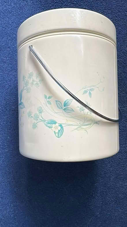 Photo of free Cake Tin and Biscuit Barrel (Panshanger AL7) #3