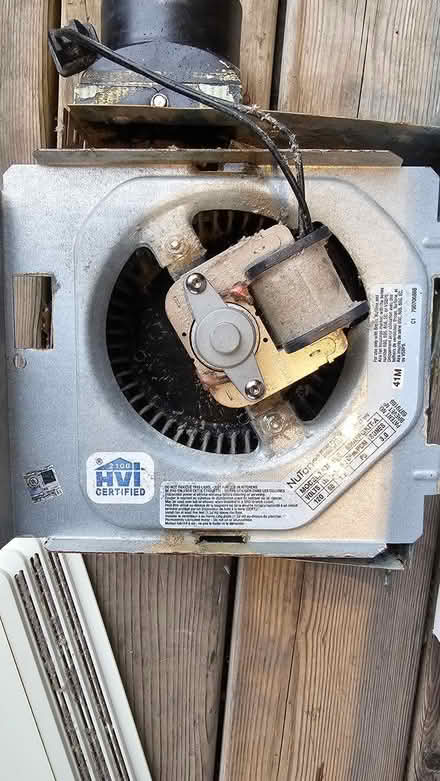Photo of free bathroom fan (K2G 2Y9) #1