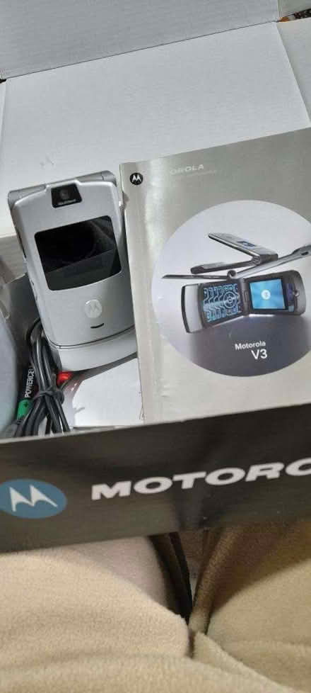 Photo of free 2 x Motorola V3 mobile sets (Wake Green B13) #1
