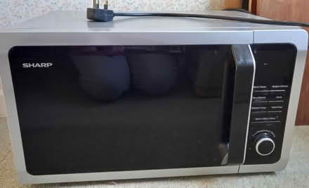 Photo of free Sharp 900W Microwave oven (Garforth LS25) #1