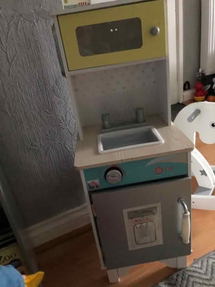 Photo of free Kids small wooden play kitchen (Ellesmere SY12) #2
