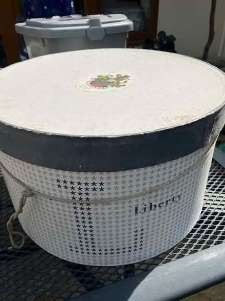 Photo of free hat box (Eynsham OX29) #1