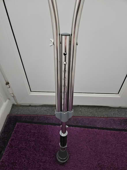 Photo of free Single adjustable underarm crutch (EX8) #2