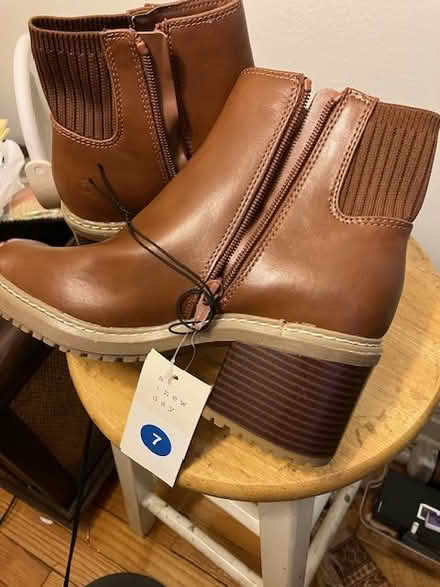 Photo of free boots (Jackson heights) #2