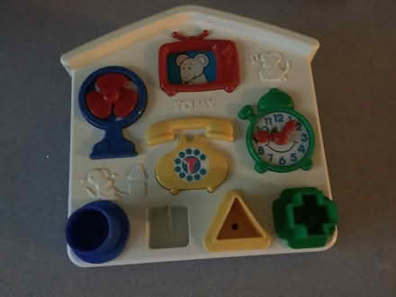 Photo of free Tomy Shape Sorter (Fernhill GU17) #1